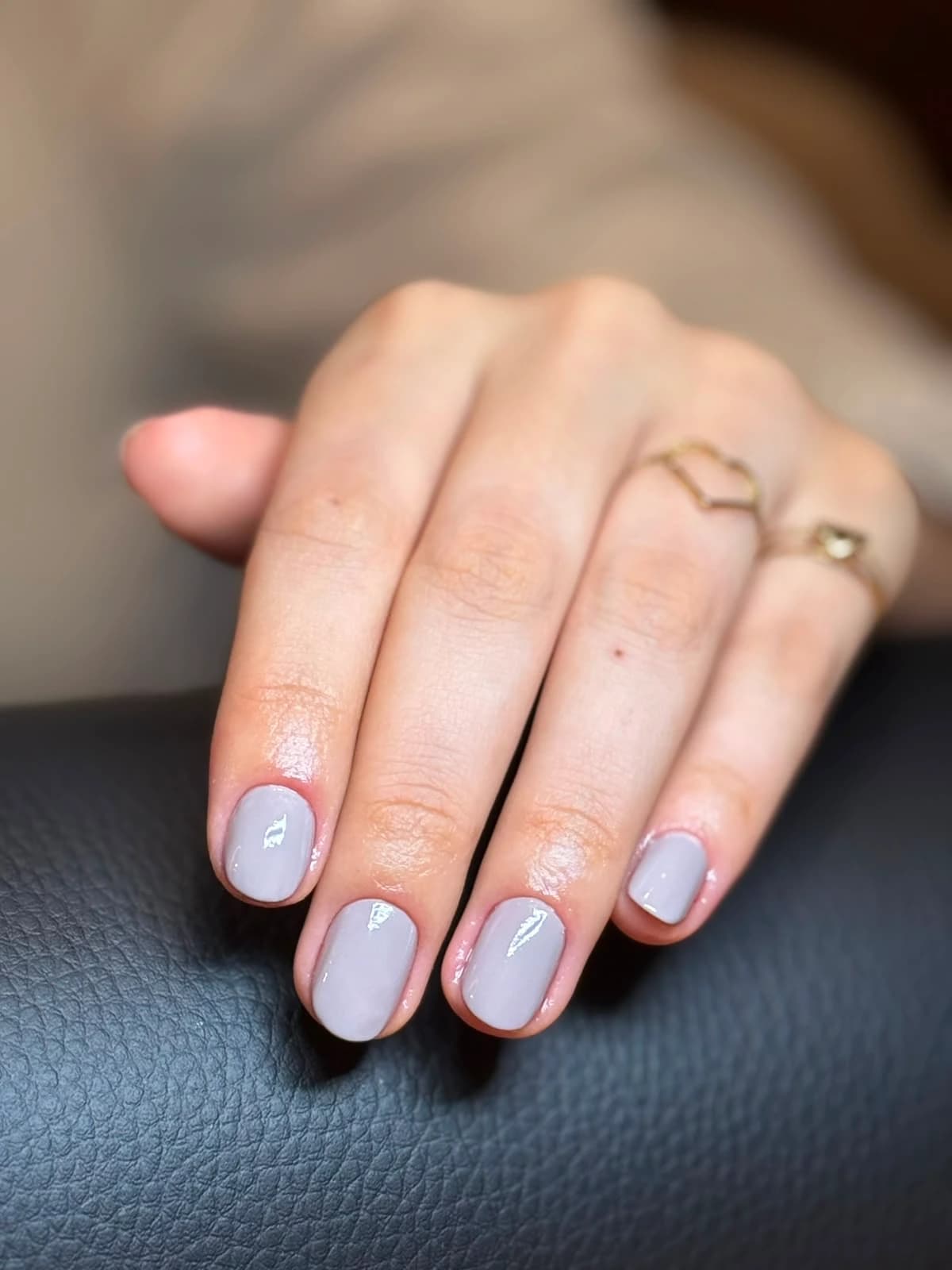 Manicure com profissionalismo e dedicação para se sentir bem nas mãos e pés.